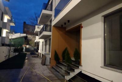 Apartament cu 3 camere decomandat în P-ța Muncii - 37