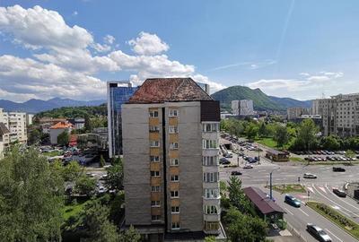 Apartament cu 2 camere semidecomandat, mobilat în Centrul Civic