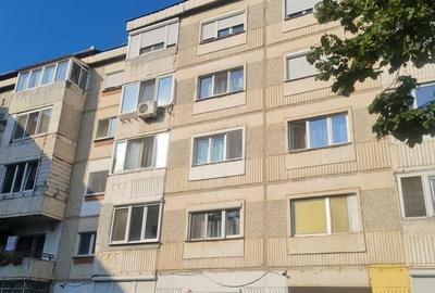 Apartament cu 2 camere decomandat în Exterior Vest