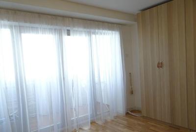 Apartament cu 3 camere semidecomandat, mobilat în Decebal - 16