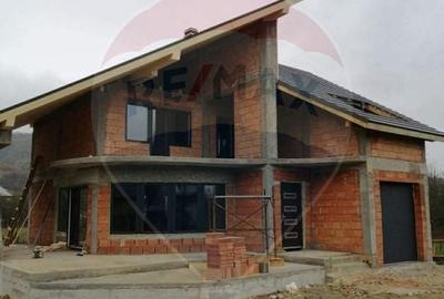 Casă cu 6 camere cu Teren 627 Mp în Central - 7