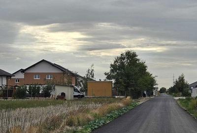 Teren de 400 mp, în Săbăreni