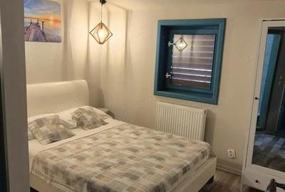 Casă cu 6 camere cu Teren 220 Mp în Central