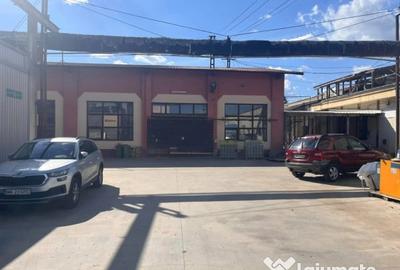 Spațiu comercial, de 600 mp, în Central - 4