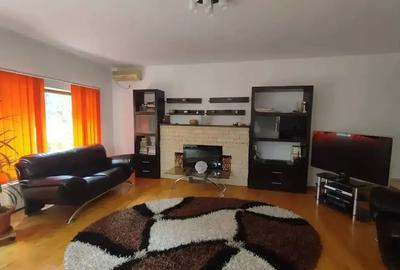 Casă cu 5 camere cu Canalizare în Central - 11