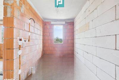 Casă cu 4 camere în Moșnița Nouă