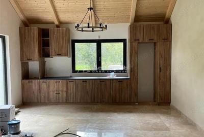 Casă cu Teren 8000 Mp în Câmpuri - 4