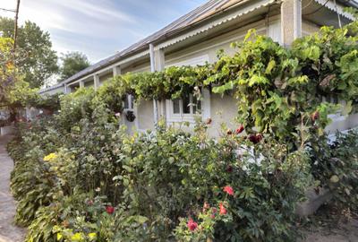 Casă cu 4 camere în Chilia Veche