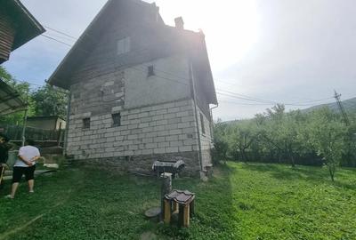 Casă în Moroeni - 4