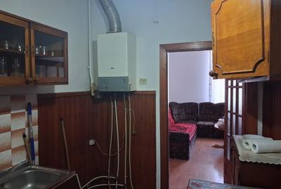 Apartament cu 2 camere nedecomandat, mobilat în Sinaia - 2