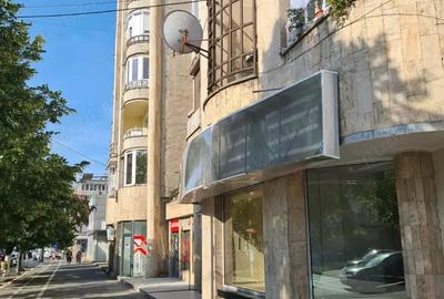 Inchiriez spa?iu comercial in Arad , B-dul Revolu?iei , Bl. 6 , parter - 1