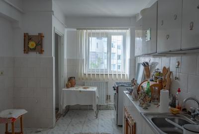 Apartament cu 3 camere decomandat, mobilat în Moinești - 7