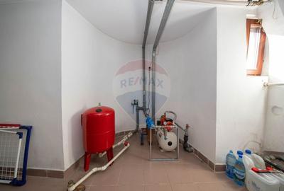 Vila cu 8 Camere, Sala de Fitness si Sauna in Moieciu Comision 0% - 46