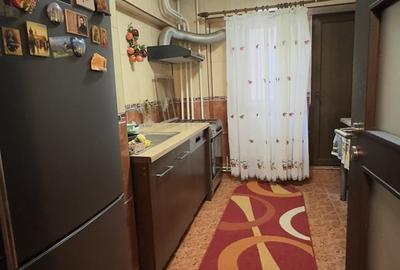 Apartament cu 4 camere semidecomandat în Costin Georgian - 8