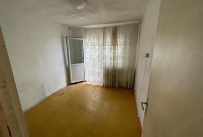 Apartament cu 3 camere decomandat în Narcisa - 2
