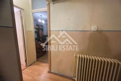 Apartament de vanzare cu 3 camere, decomandat,  2 balcoane, pivnita - 9