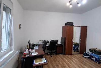 Ocazie!!!  Blascovici – Casa 8  camere - Proiect  2  Familii - 5