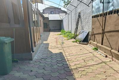 Casa 4 camere zona Centrala, pretabila pentru 2 familii 150m - 2