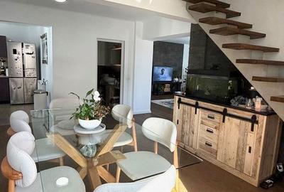 Casă cu 5 camere cu Canalizare în Central - 3