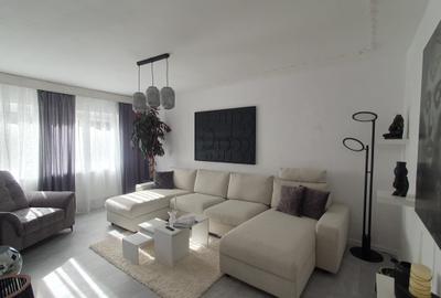 Apartament cu 3 camere decomandat în Micălaca - 2