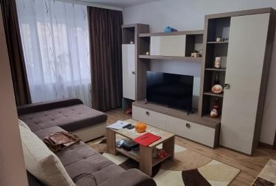 Apartament cu 3 camere semidecomandat în Micro III