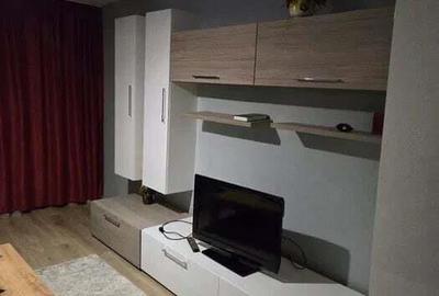 Apartament cu 3 camere decomandat în Tudor - 2