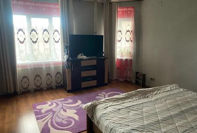 Casă cu 4 camere cu Teren 900 Mp în Central - 2