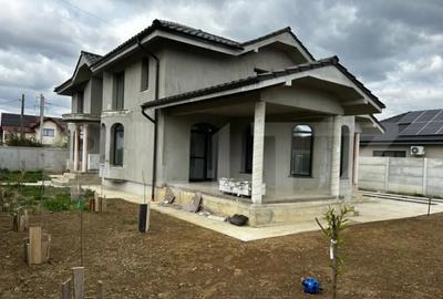 Casă cu 5 camere cu Teren 570 Mp în Nufărul - 5