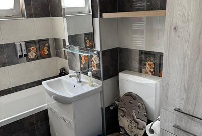 Apartament cu 3 camere semidecomandat în Central - 3