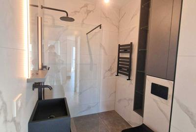 Apartament cu 3 camere decomandat în Exterior Vest