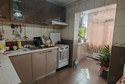 Apartament cu 3 camere decomandat în Siderurgiștilor - 2