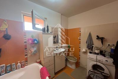 Jumatate de duplex  cu 4 camere si 2 bai, decomandat situat in Utvin - 9