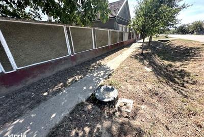 Casă cu 3 camere cu Teren 6060 Mp în Gepiu - 1