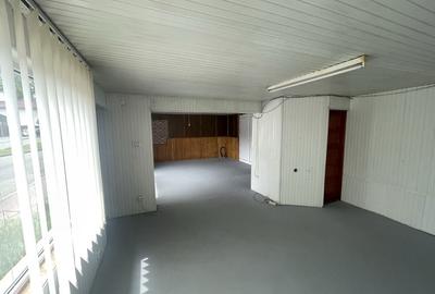 Spațiu comercial, de 50 mp, în Central - 3