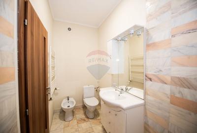 Apartament cu 3 camere semidecomandat în Central - 12