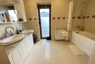 Casa de vanzare in zona Torontalului - 10