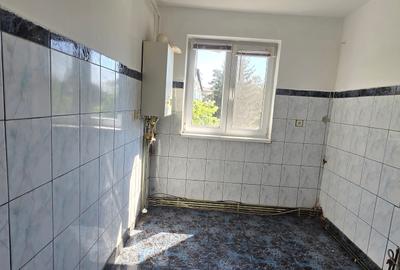 Apartament cu 4 camere semidecomandat în Aleea Trandafirilor - 5