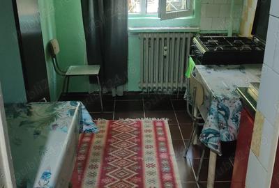 Apartament cu 3 camere semidecomandat în Central - 2