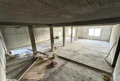 Casă cu Teren 726 Mp în Central - 2