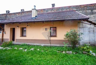 Casa individuala cocheta, 1 dormitor, renovata, Str. Lunga - Central Casa individuala cocheta, 1 dormitor, renovata, Str. Lunga - Central - 1