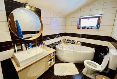 Casa de vanzare in Sibiu - 4 camere si 2 bai - cu piscina - 3