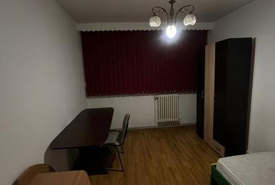 Apartament cu 3 camere decomandat în Podu Roș - 1