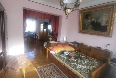 Vanzare Casa vintage 4 camere, curte proprie, centrala, garaj , Vatra Luminoasa - 1