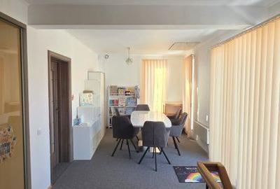 Casă cu 3 camere cu Canalizare în Iris