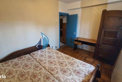 Apartament cu 4 camere decomandat în 7 Noiembrie - 4