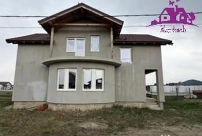 Casă cu 5 camere cu Teren 500 Mp în Oșorhei - 4