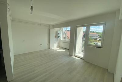 Apartament cu 3 camere semidecomandat în Bucium - 2