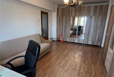 Apartament cu 2 camere semidecomandat în Costin Georgian