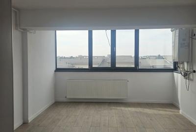 Vand apartament 4 camere cu teresa generoasa si loc de parcare - 9