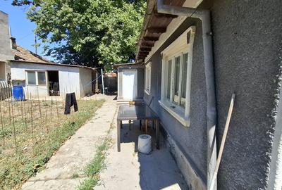 Piata Amzacea-Teren 375 mp (deschidere 14.86 ml )  + casa demolabila - 8